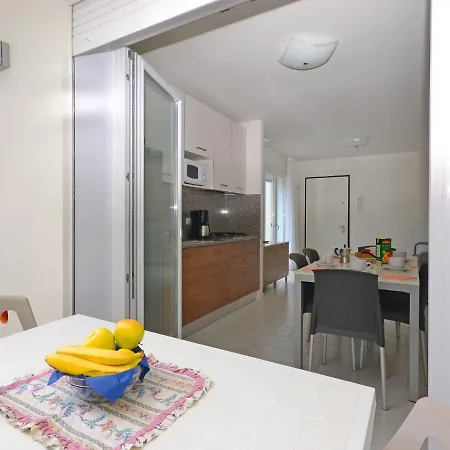 Bellarosa-1 By Interhome Lägenhet